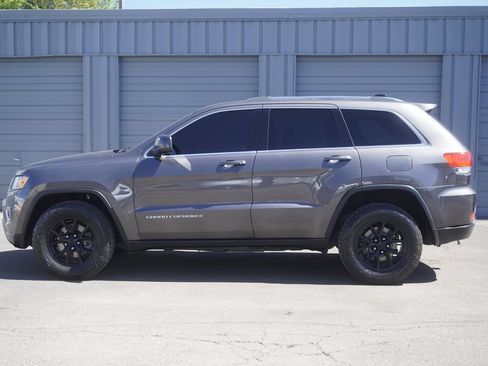 Used 2015 Jeep Grand Cherokee Laredo w/ Quick Order Package 23E AWD/4WD image 2