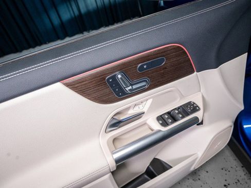 Certified 2025 Mercedes-Benz GLA 250 image 10