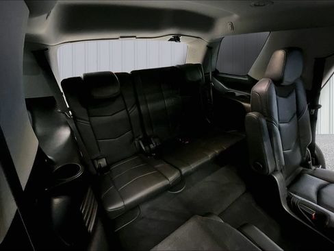 Used 2016 Cadillac Escalade Luxury image 27