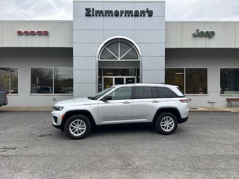 Certified 2024 Jeep Grand Cherokee Laredo X w/ Trailer Tow Package AWD/4WD image 1
