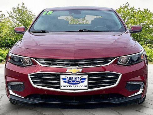 Used 2018 Chevrolet Malibu LT w/ Driver Confidence Package FWD image 2
