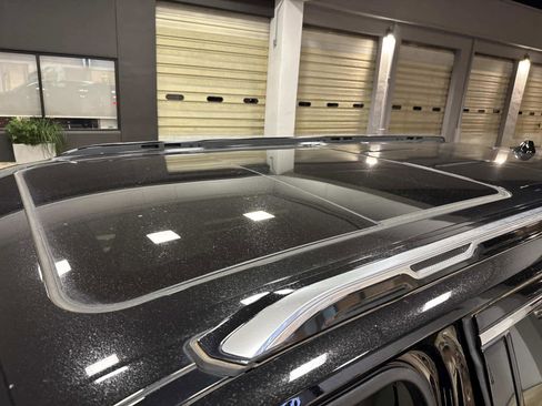 Used 2024 Jeep Wagoneer Series III w/ Premium Group I image 35