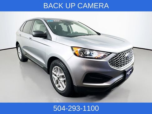 Used 2024 Ford Edge SE image 3