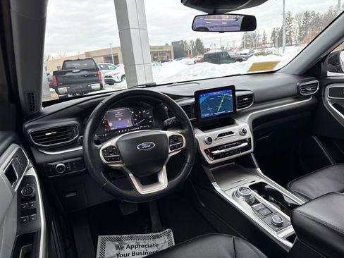 Used 2022 Ford Explorer XLT w/ Equipment Group 202A image 28