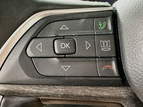 Used 2021 Jeep Grand Cherokee L Limited AWD/4WD image 24