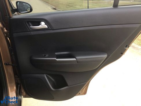 Used 2017 Kia Sportage LX image 14