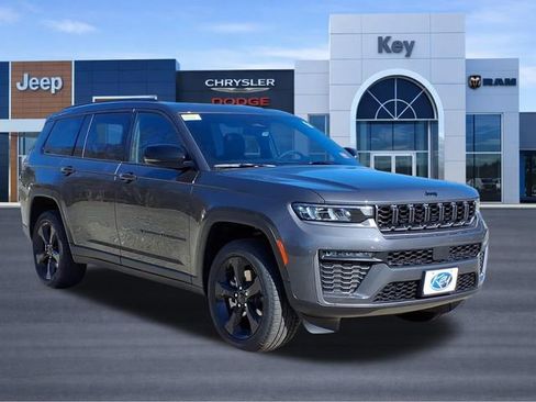 New 2026 Jeep Grand Cherokee L Limited w/ Limited Altitude Package AWD/4WD image 3