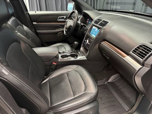 Used 2018 Ford Explorer Limited w/ Equipment Group 301A image 27
