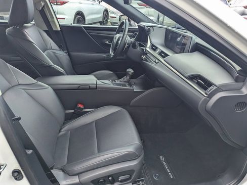 Used 2021 Lexus ES 300h w/ Accessory Package 2 image 32