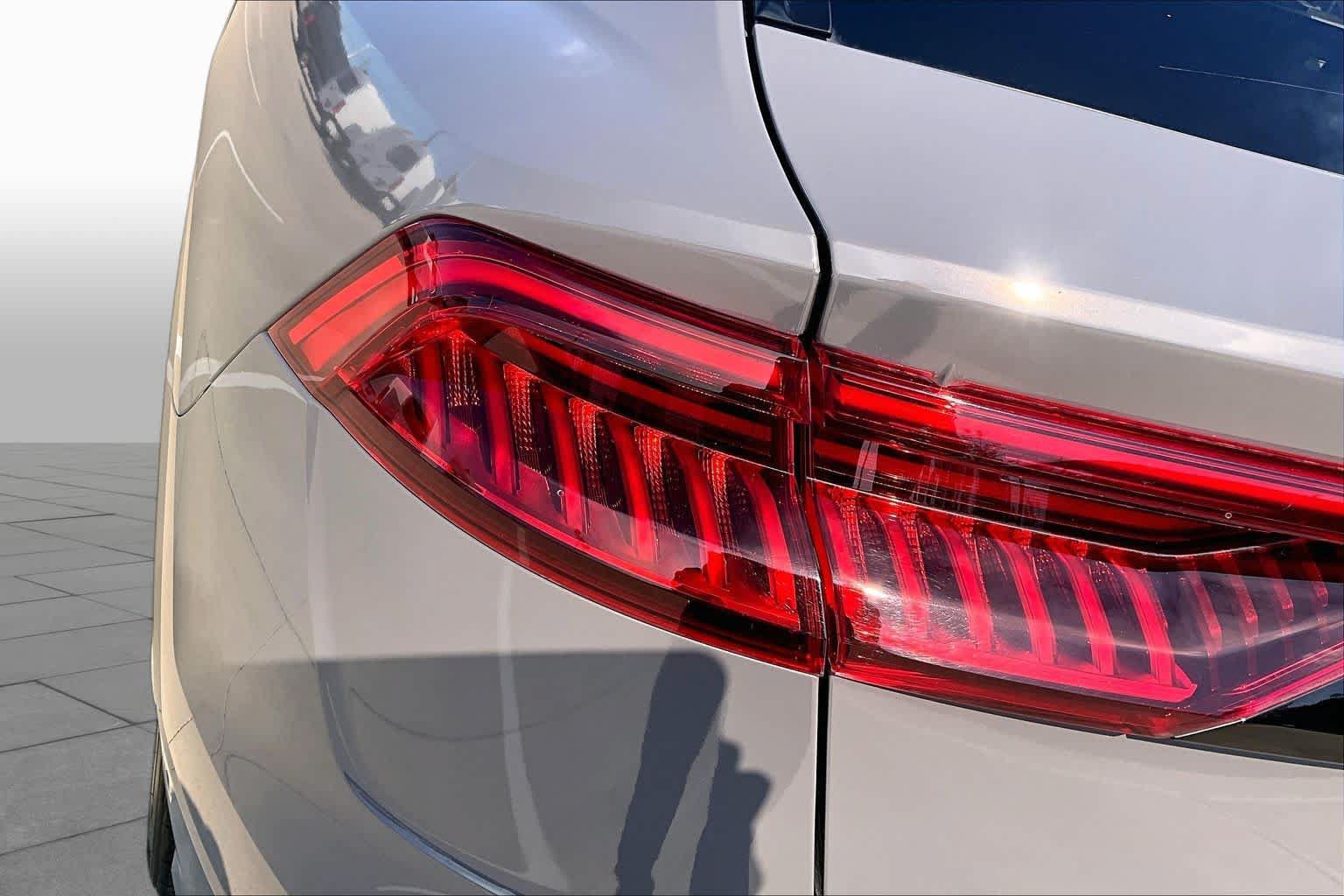 Used 2022 Audi SQ8 Prestige AWD/4WD image 25