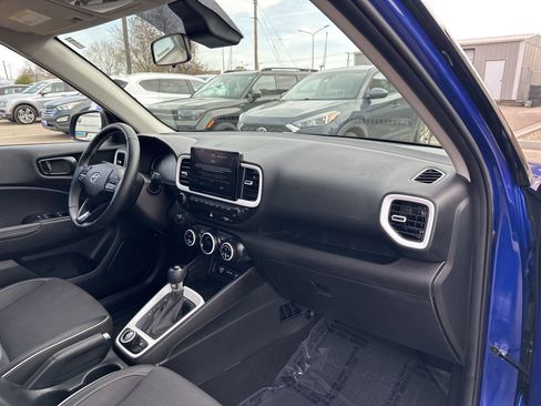 Used 2023 Hyundai Venue Limited FWD image 26