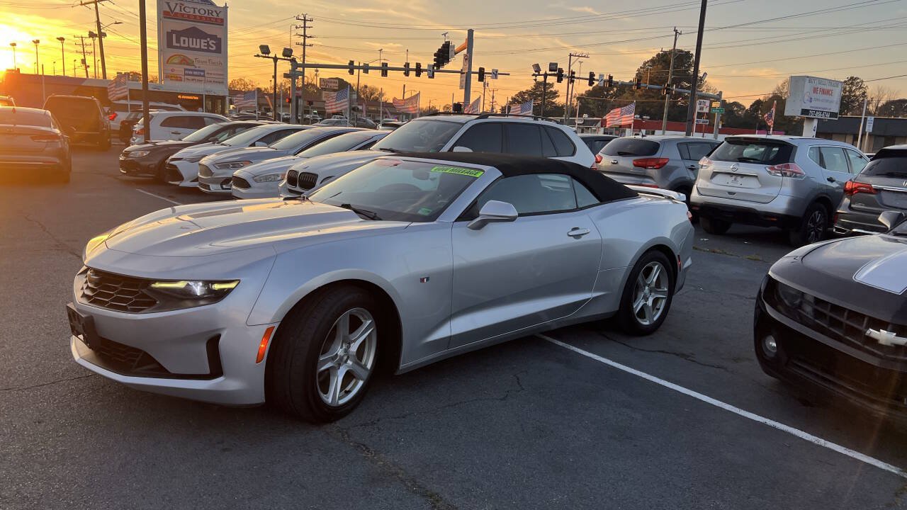 Used 2019 Chevrolet Camaro LT RWD image 13