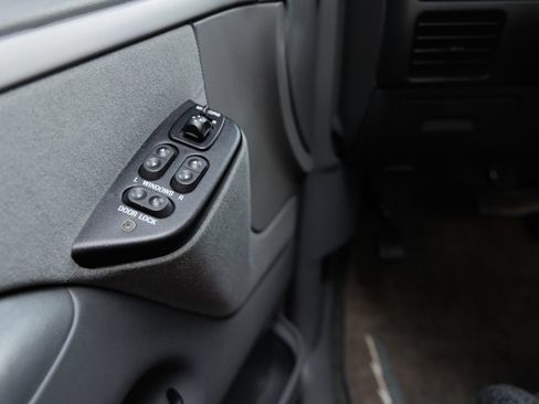 Used 1993 Ford F150 Lightning RWD image 14