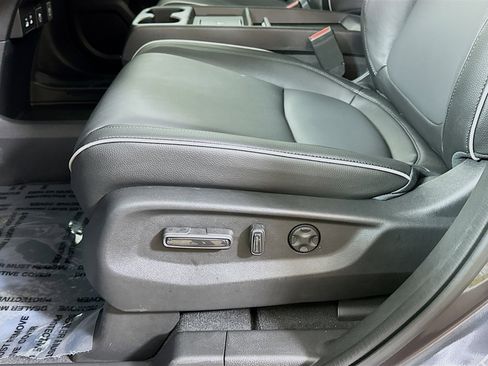 New 2026 Honda Odyssey Touring image 18