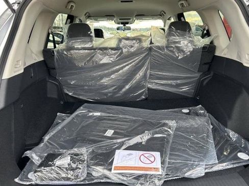 Certified 2025 Nissan Rogue S AWD/4WD image 6