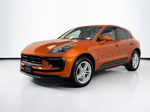 Certified 2025 Porsche Macan AWD/4WD image 1