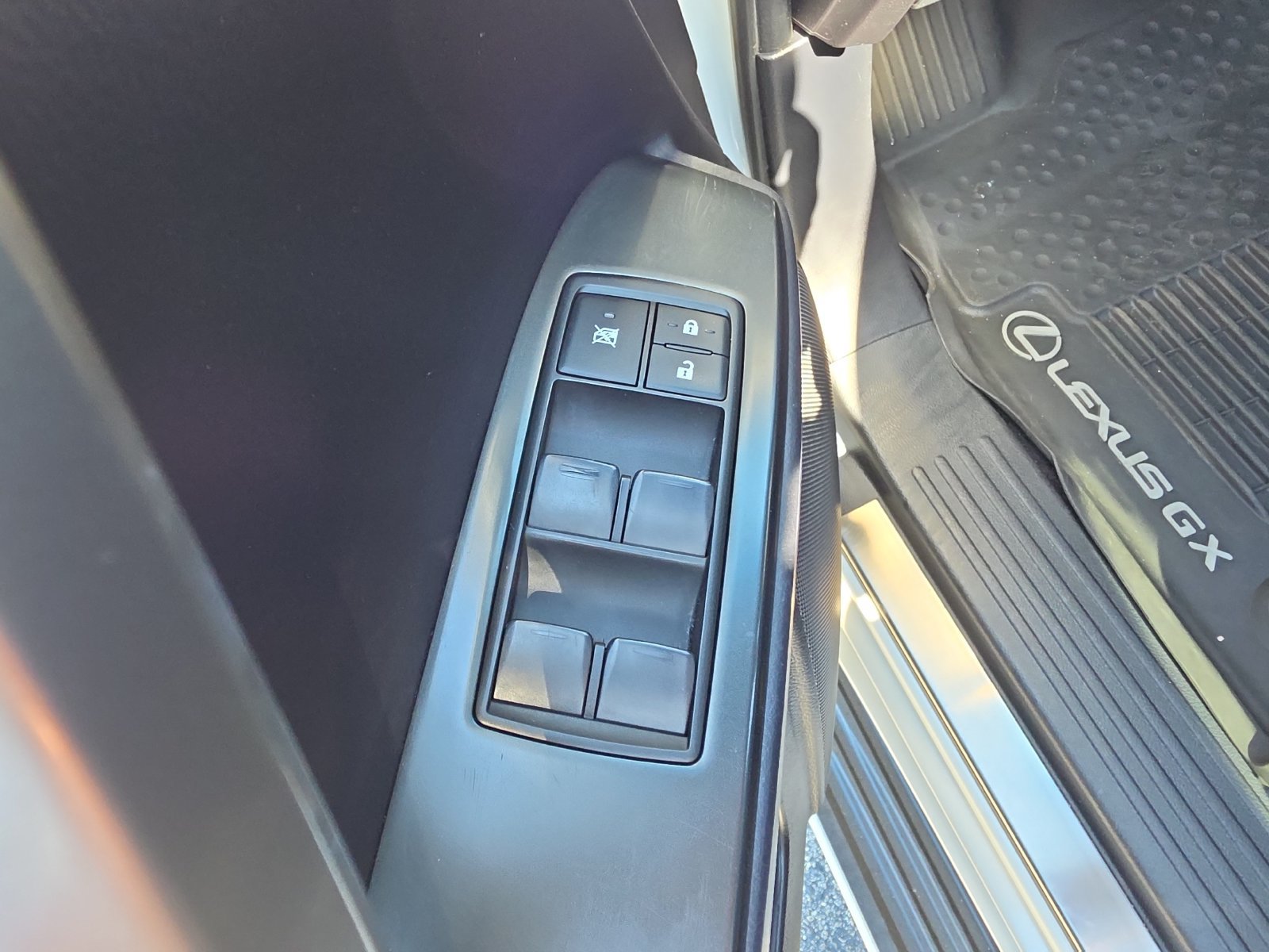 Used 2023 Lexus GX 460 Premium w/ Premium Package AWD/4WD image 14