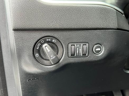 Used 2015 Dodge Charger R/T w/ Plus Group image 21