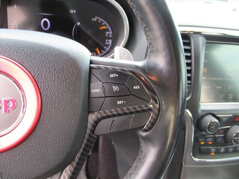 Used 2017 Jeep Grand Cherokee Altitude image 19