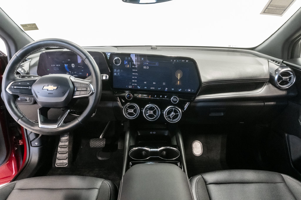 Used 2025 Chevrolet Blazer EV LT AWD/4WD image 23