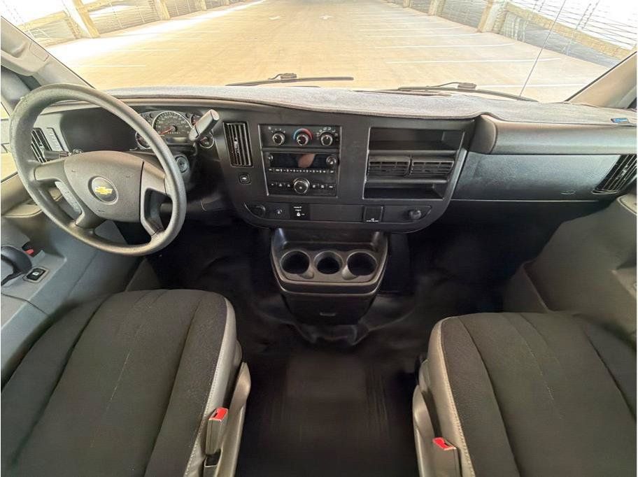 Used 2018 Chevrolet Express 2500 w/ Driver Convenience Package RWD image 14