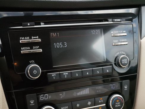 Used 2015 Nissan Rogue SV AWD/4WD image 22