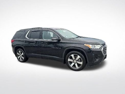 Used 2020 Chevrolet Traverse LT w/ LT Premium Package AWD/4WD image 1