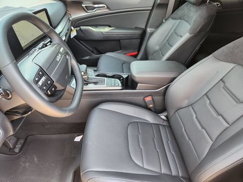 New 2026 Kia Sportage SX FWD image 12