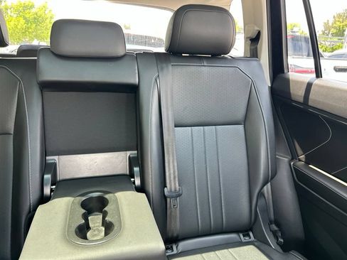 Used 2022 Volkswagen Tiguan SE FWD image 14