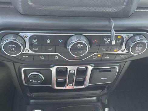 Used 2022 Jeep Wrangler Unlimited Sport AWD/4WD image 29