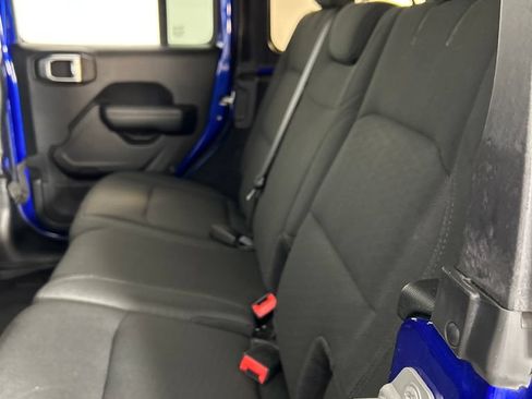 Used 2018 Jeep Wrangler Unlimited Sport S AWD/4WD image 17
