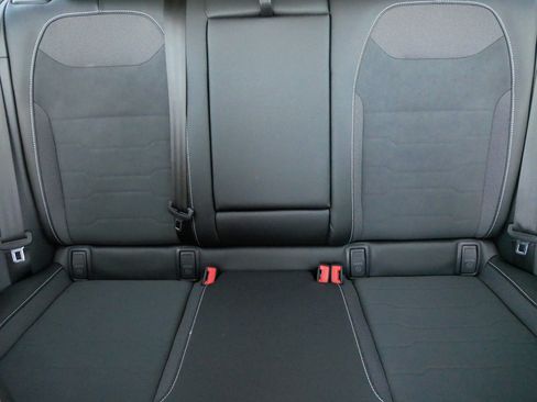 Certified 2025 Volkswagen Taos SE AWD/4WD image 13