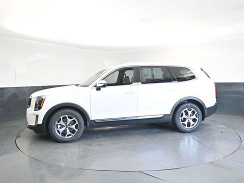 Used 2022 Kia Telluride EX image 2