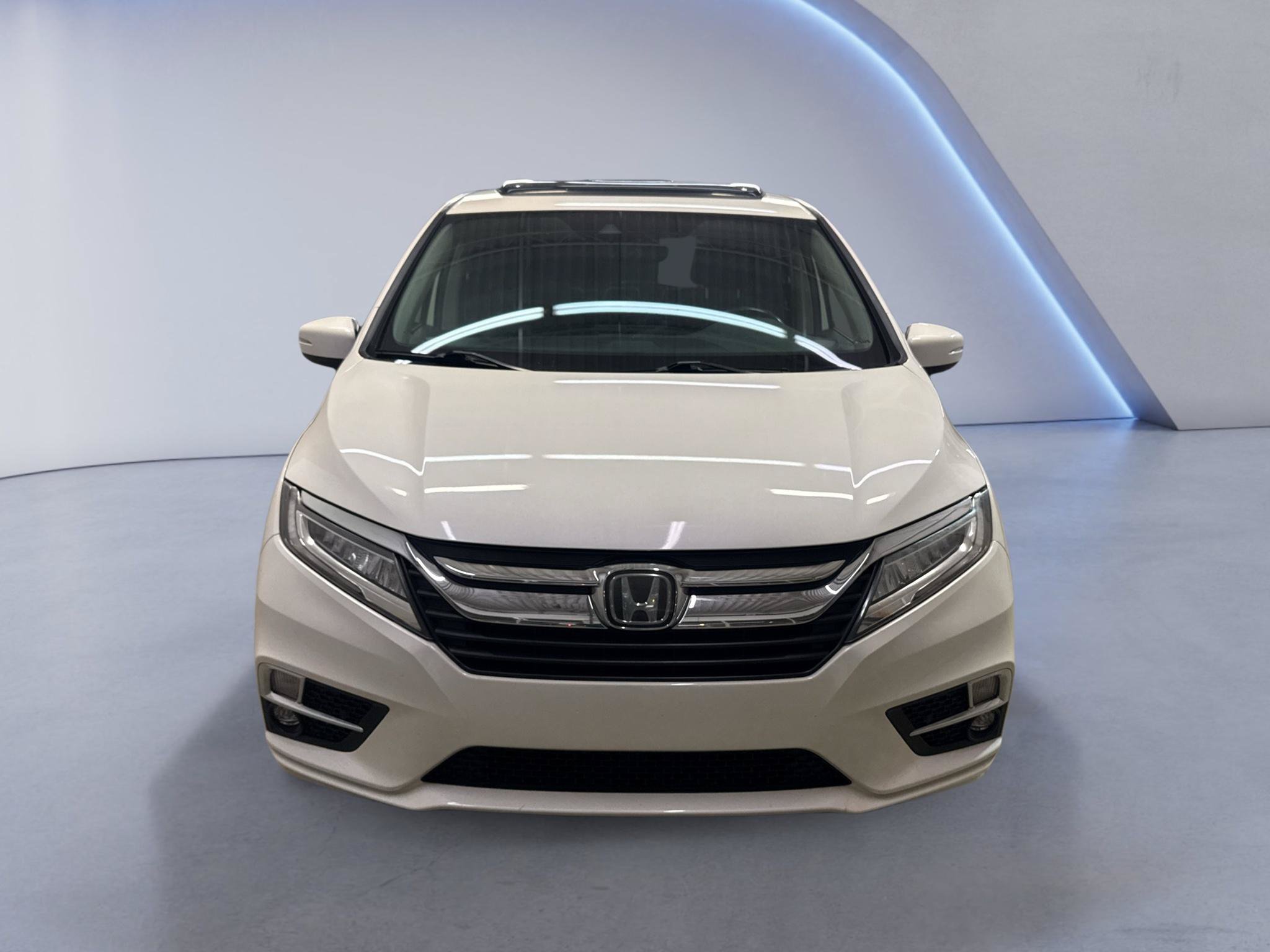 Used 2018 Honda Odyssey Touring image 2