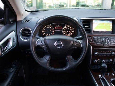 Used 2018 Nissan Pathfinder Platinum w/ Cargo Package image 12