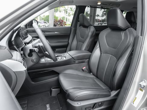 Used 2023 INFINITI QX60 Sensory w/ Vision Package FWD image 17