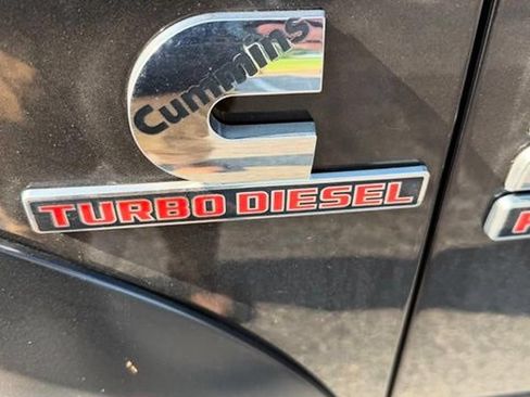 Used 2017 RAM 2500 Tradesman w/ Chrome Appearance Group AWD/4WD image 3