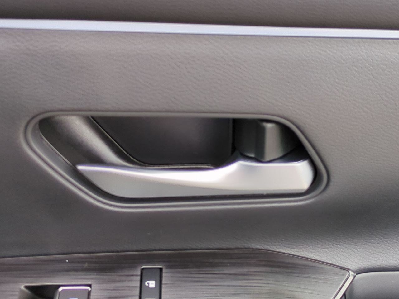 New 2026 Nissan Kicks SR FWD image 36