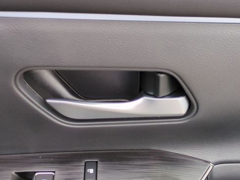 New 2026 Nissan Kicks SR FWD image 36