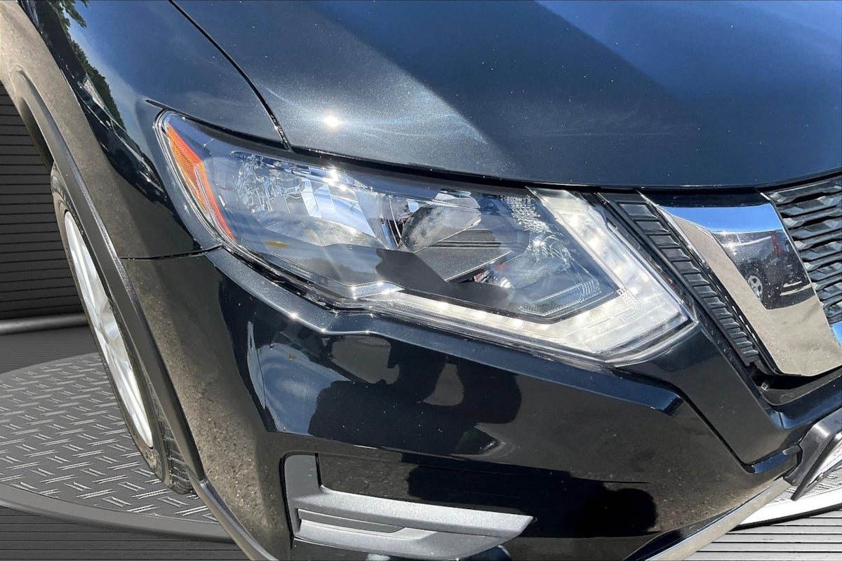 Used 2020 Nissan Rogue S FWD image 30