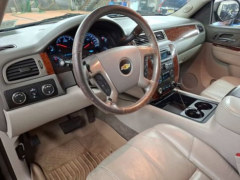 Used 2013 Chevrolet Tahoe LT w/ Luxury Package AWD/4WD image 10