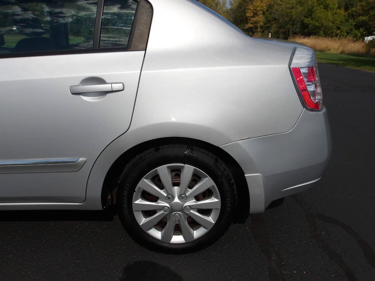 Used 2010 Nissan Sentra 2.0 S FWD image 31