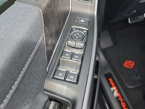 New 2026 Ford F250 Lariat w/ Black Appearance Package image 13