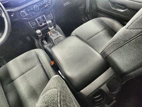 Certified 2024 Jeep Gladiator Sport image 22