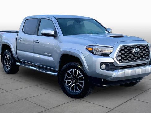 Used 2022 Toyota Tacoma TRD Sport w/ Technology Package AWD/4WD image 3