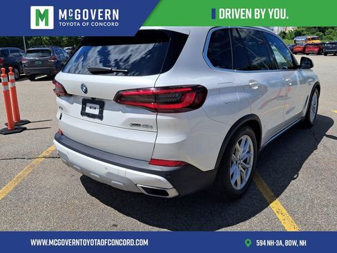 Used 2022 BMW X5 xDrive45e w/ Premium Package AWD/4WD image 3