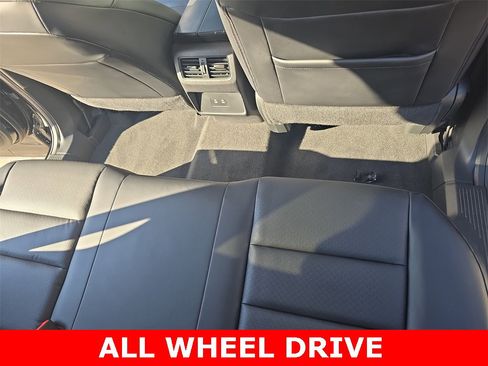 Used 2024 Nissan Rogue SV w/ SV Premium Package image 12