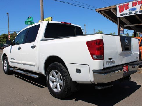 Used 2012 Nissan Titan SV w/ SV Value Truck Pkg RWD image 4