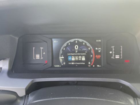 Used 2024 Toyota Tacoma SR5 AWD/4WD image 16