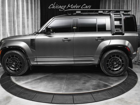 Used 2025 Land Rover Defender 110 AWD/4WD image 42
